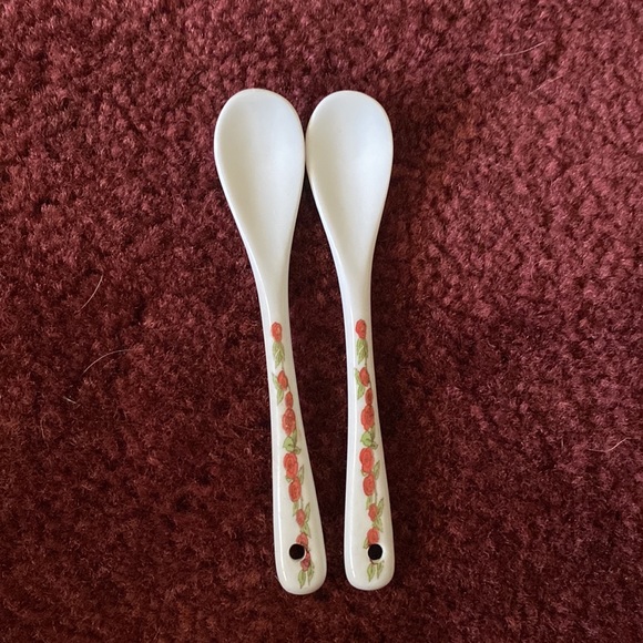 Paul Cardew Snow White 2 piece mug set - Picture 13 of 13